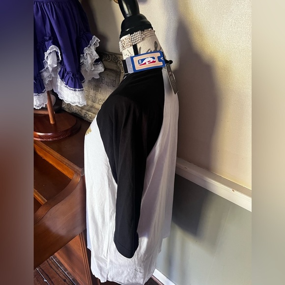 🖤 NWT ADIDAS NEW ORLEANS PELICANS NBA BASKETBALL WOMENS GOLD  SHIRT WHITE L - Picture 6 of 7